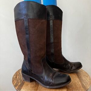 UGG | Women's Cassis Equestrian Leather Heeled Boot